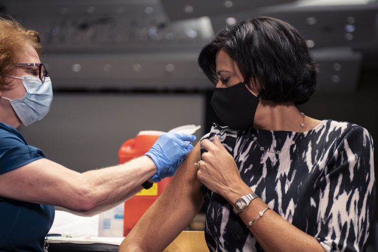 US Health Experts Urge Flu Shots To Avoid 'Twindemic'